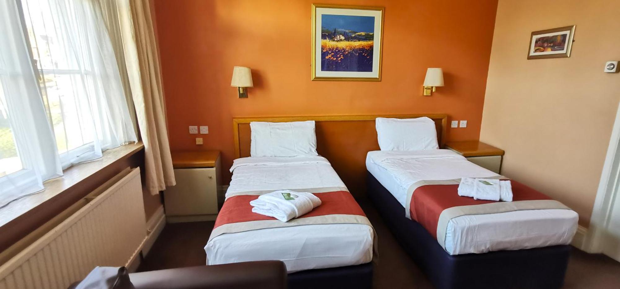 Russell Hotel Ройал-Танбридж-Уэльс Экстерьер фото