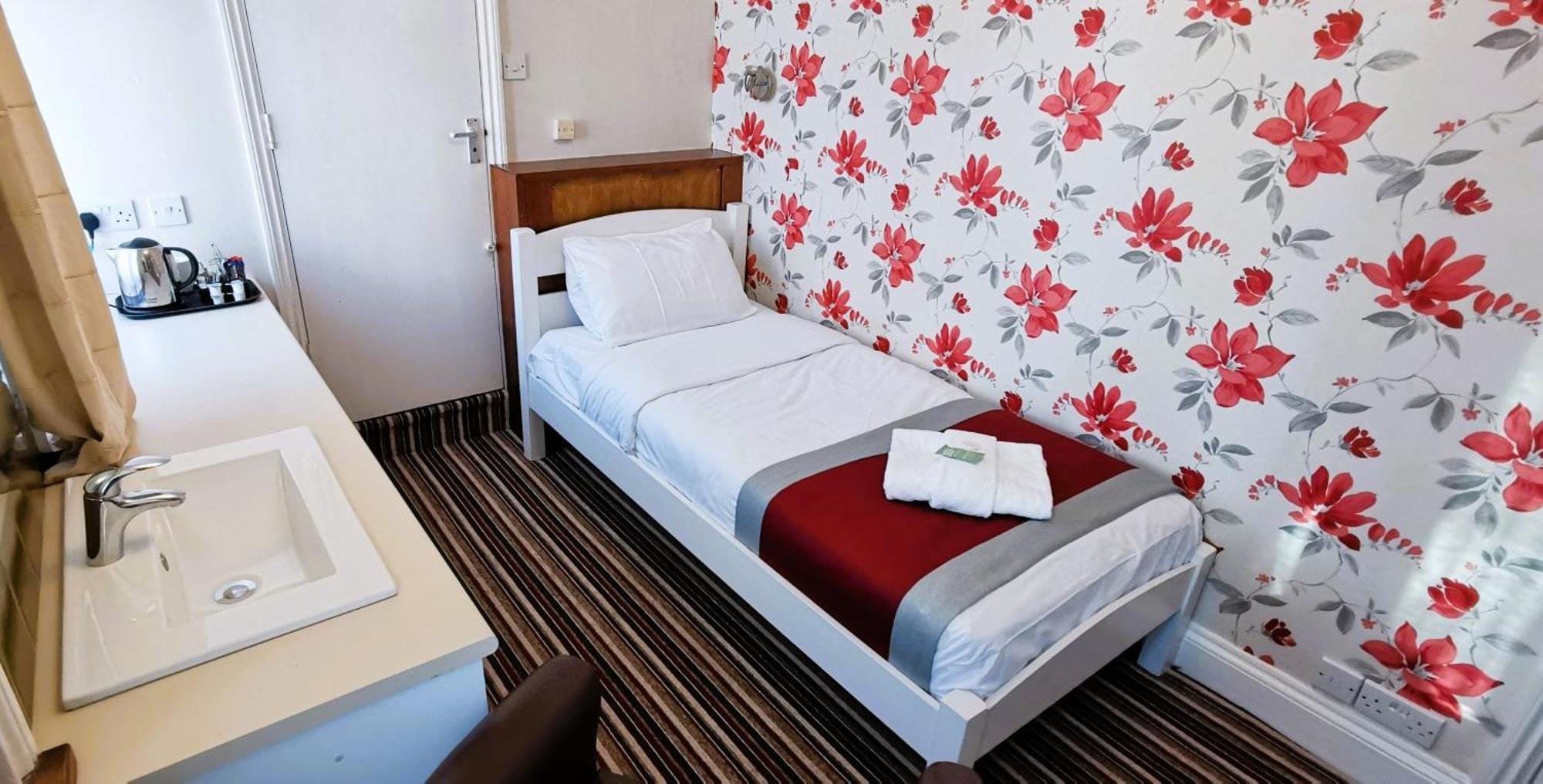 Russell Hotel Ройал-Танбридж-Уэльс Экстерьер фото