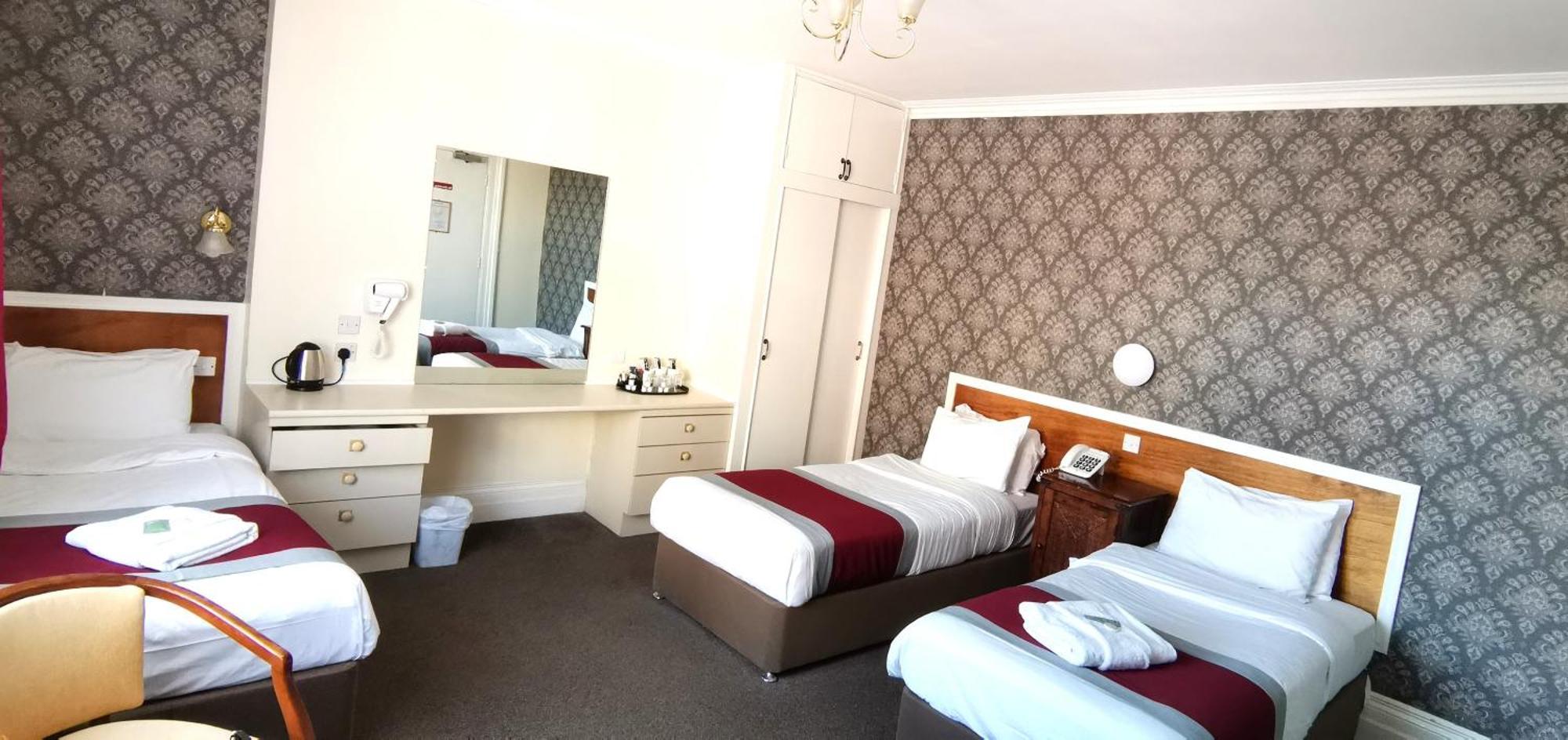 Russell Hotel Ройал-Танбридж-Уэльс Экстерьер фото